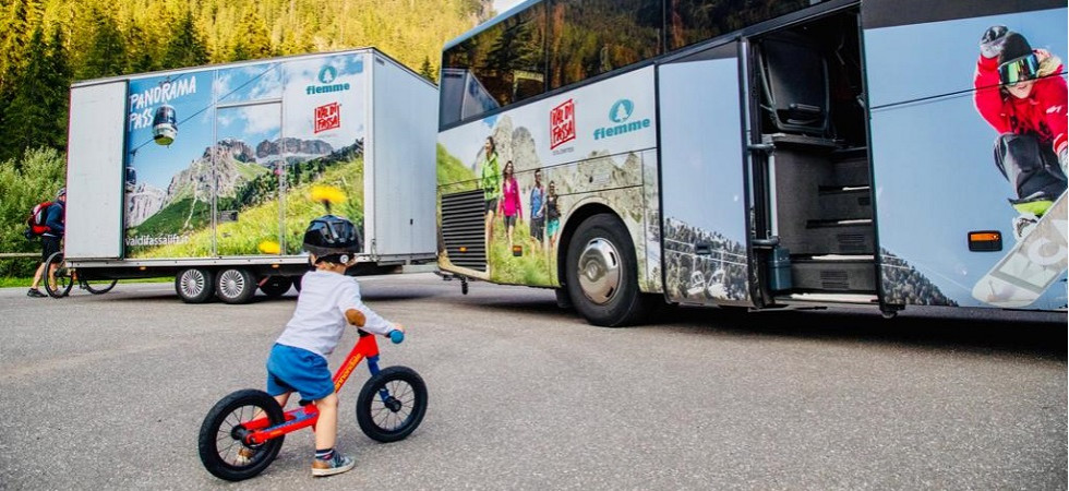 Al via la stagione delle bici e ritorna il Bike express'' a servizio della pista ciclabile delle Dolomiti di Fassa e Fiemme